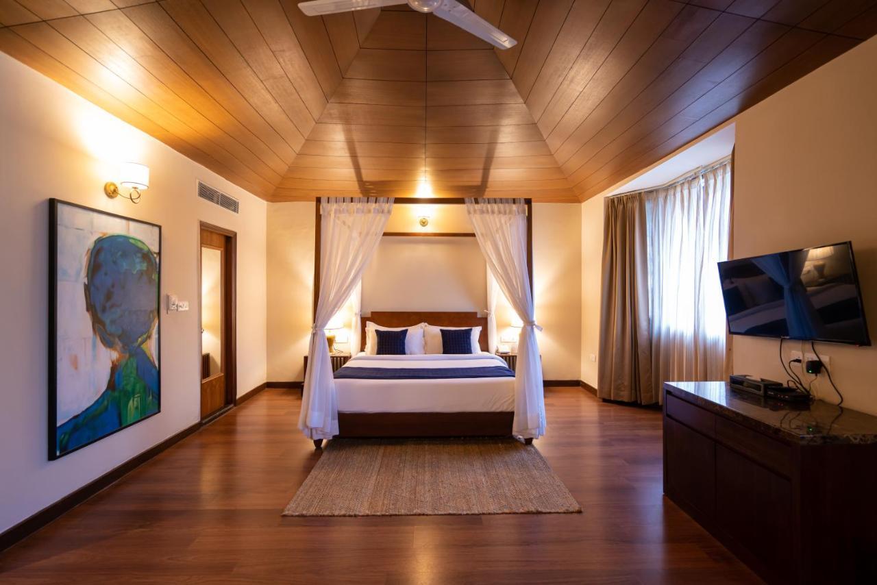 8Fold By Larisa Shimla Exterior foto