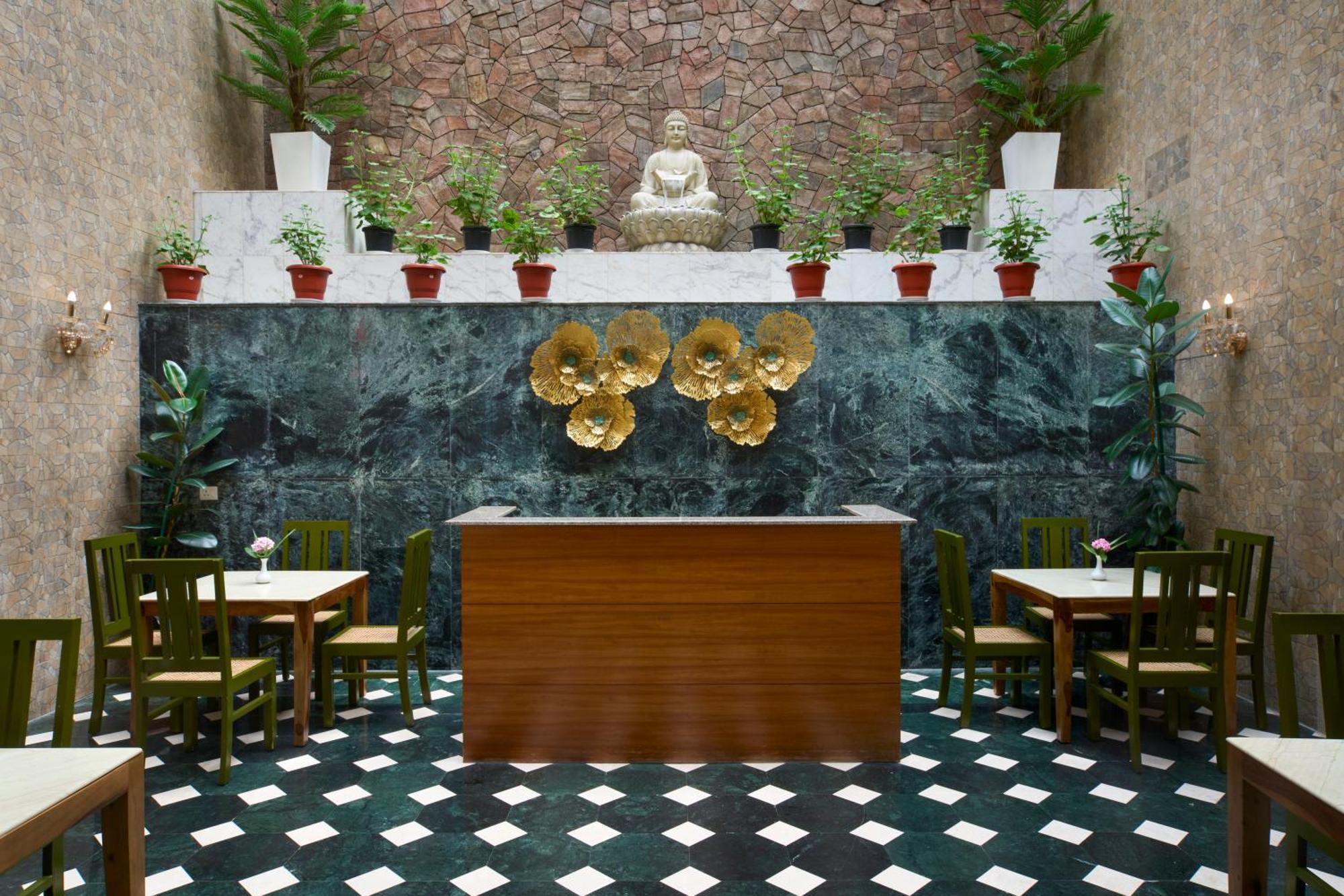 8Fold By Larisa Shimla Exterior foto