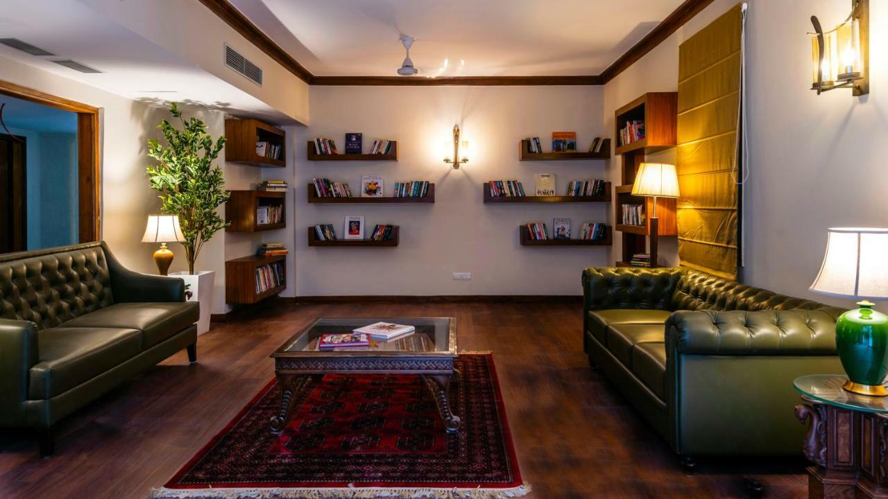 8Fold By Larisa Shimla Exterior foto