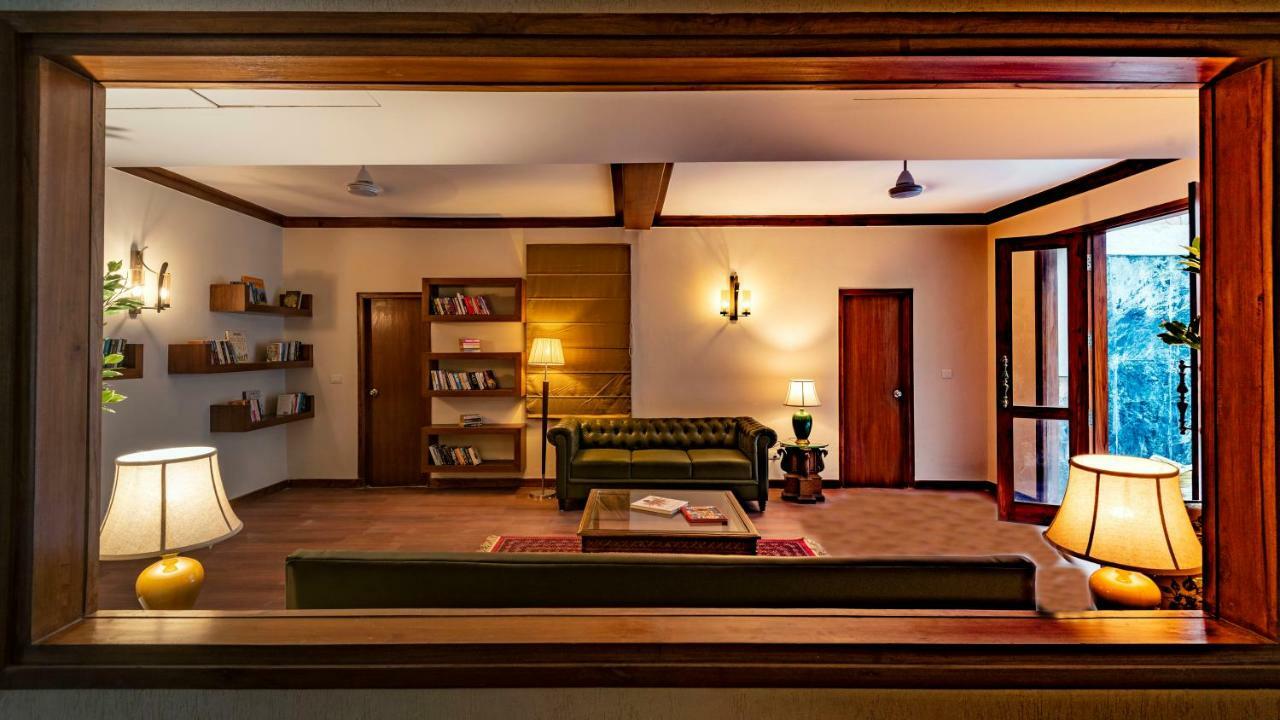 8Fold By Larisa Shimla Exterior foto