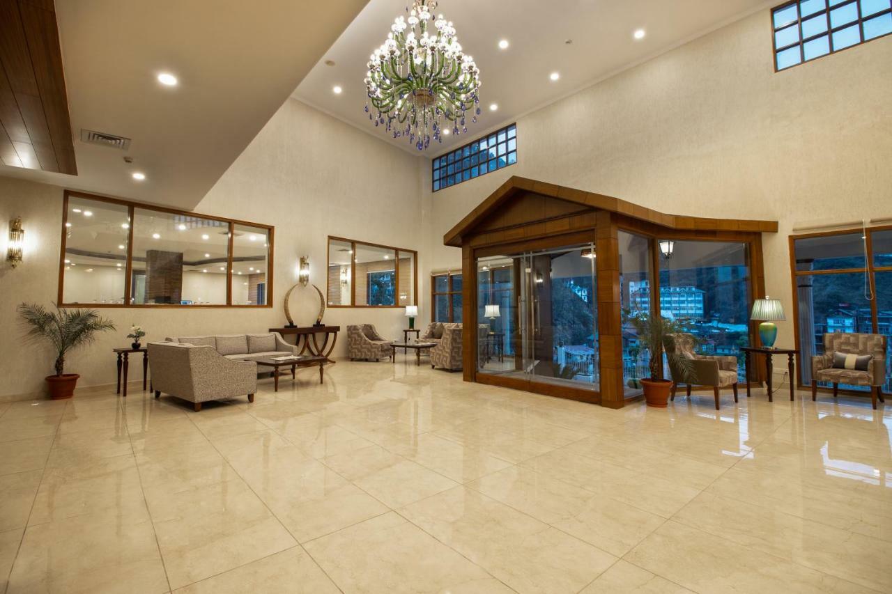 8Fold By Larisa Shimla Exterior foto